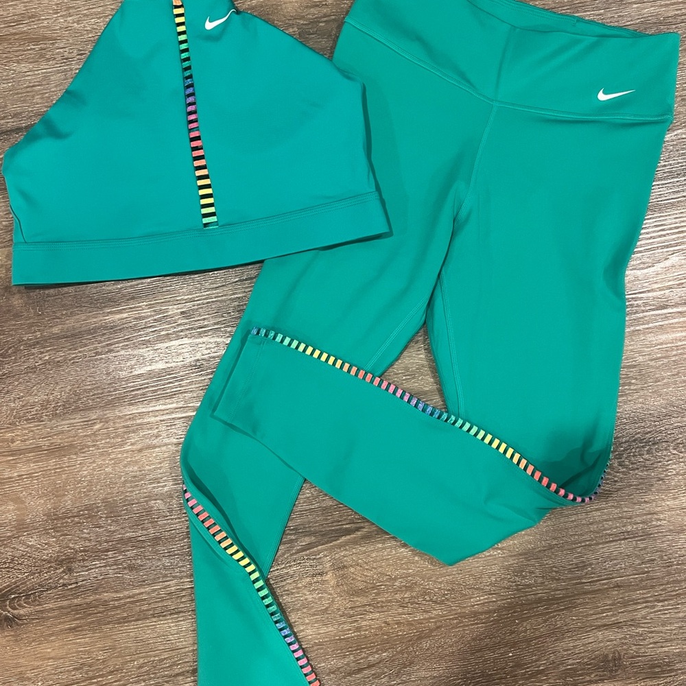 Nike Set “Green Leggings (M) with Rainbow Stripe and matching Sports Bra (XL)